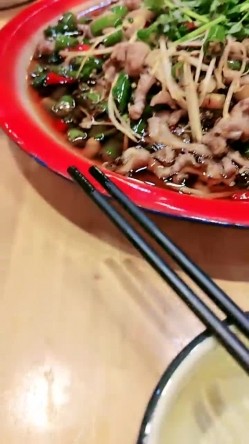 甜美女神，【紫涵姐姐】，约粉吃夜宵，沟通完感情后，开房内射，再去会所聊一聊小哥哥，这娘们真会玩 截图14