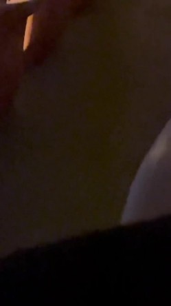 【某某门事件】第167弹 某学校小情侣 ️在操场观众席上 ️实在是憋不住直接搞上了 截图13