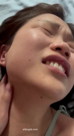 换妻淫妻淫乱盛宴『18号社区』真实原创夫妻交流群自拍投稿，看自己老婆在别人胯下婉转呻吟！ 截图12