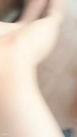 【京鱼儿】19岁童颜巨乳 可爱猫女 神秘男舔逼 道具自慰 -被土豪包养玩了一段时间，复出后更会玩，这质量杠杠的 截图11