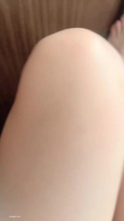【京鱼儿】19岁童颜巨乳 可爱猫女 神秘男舔逼 道具自慰 -被土豪包养玩了一段时间，复出后更会玩，这质量杠杠的 截图13