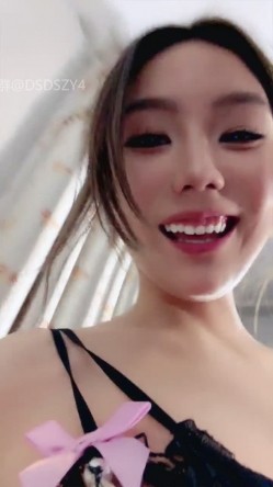 ️高端调教 天生媚骨狐相姐妹新人群P团队高颜值精神姐妹开局 截图1