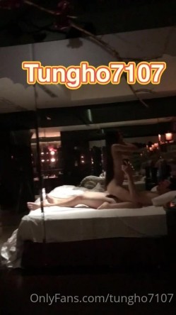 泡良大神性爱救火队「偷妳Tony」OF日常约炮露脸私拍 众多良家学生模特网红拜倒在炮王牛仔裤下 截图15