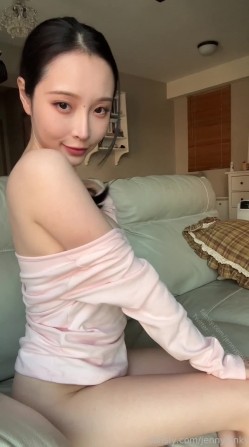 自从出道以来 就一直很火 福利合集 明星网红 孙禾颐 道具用得很熟练。最新完整版福利，巨乳母狗自慰喷水 母狗反差婊曝光 截图15