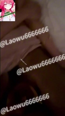 【绿帽淫妻】反差眼镜少妇，极品高颜值露脸人妻「SMMSMM」，约炮入珠单男，和上门推油男技师调情，被当作母狗多人淫趴调教 截图7