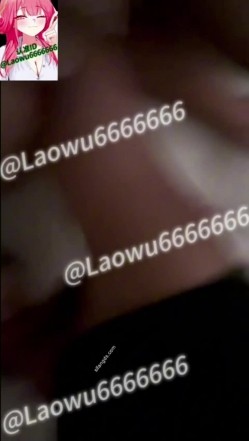 【绿帽淫妻】反差眼镜少妇，极品高颜值露脸人妻「SMMSMM」，约炮入珠单男，和上门推油男技师调情，被当作母狗多人淫趴调教 截图12