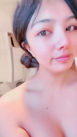 颜值少妇【杨小华】极品人妻下海卖逼，暴力掰逼展示，自扣高潮，隔壁老王都馋哭了 截图14