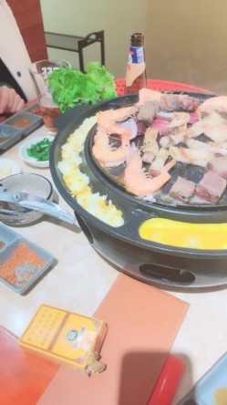 极品尤物美御姐！情趣内衣吊带黑丝！拨开丁字裤跳蛋震穴，翘起屁股特写，假屌手指抽插扣弄 截图3