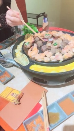 极品尤物美御姐！情趣内衣吊带黑丝！拨开丁字裤跳蛋震穴，翘起屁股特写，假屌手指抽插扣弄 截图10
