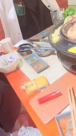 极品尤物美御姐！情趣内衣吊带黑丝！拨开丁字裤跳蛋震穴，翘起屁股特写，假屌手指抽插扣弄 截图14