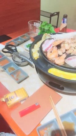 极品尤物美御姐！情趣内衣吊带黑丝！拨开丁字裤跳蛋震穴，翘起屁股特写，假屌手指抽插扣弄 截图16