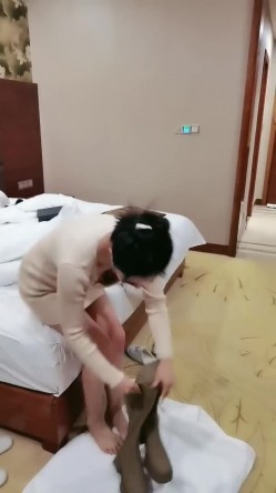 新人！御姐女神被干了~【猫猫老师】疯狂啪啪~爽到爆炸！~酒店开房，淫荡尤物，强烈推荐！ 截图15