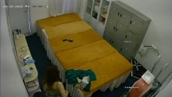 黑客破解美容院摄像头 偷拍女顾客脱光衣服激光雷射.脱毛护理 截图4