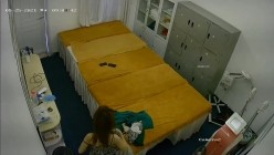 黑客破解美容院摄像头 偷拍女顾客脱光衣服激光雷射.脱毛护理 截图6