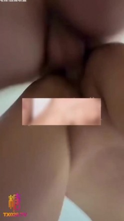 露脸反差小仙女『小屁大王』更新合集，另加21min插入片段，可御可萝完美露脸 被操得淫相毕露 每一下都插的好深 截图10