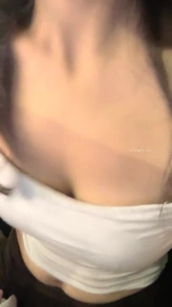 今年秋天的户外野战来了，【水水的小姨子】，姐夫带小姨公园啪啪，无套内射，时刻担心被别人发现，玩得就是这一份心跳和刺激 截图3