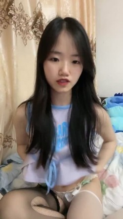 靓妹清纯大学生【汐汐】约猛男无套大战 精子射一身 最喜欢道具按摩小穴 截图8