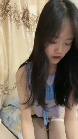 靓妹清纯大学生【汐汐】约猛男无套大战 精子射一身 最喜欢道具按摩小穴 截图15