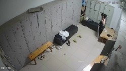 舞蹈班《监控破解》偷拍多位美女学员后台换衣服 截图12