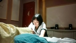 探访按摩店 足浴会所找女技师，骑在身上摸屌，扒下裤子磨蹭骚逼，简直爽翻天了 截图7