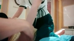 探访按摩店 足浴会所找女技师，骑在身上摸屌，扒下裤子磨蹭骚逼，简直爽翻天了 截图12