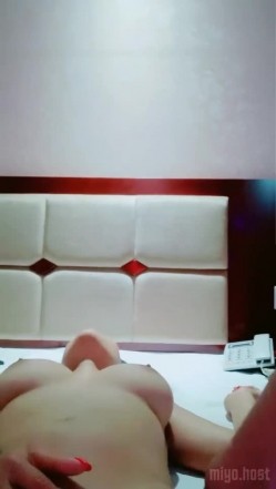 极品美乳乡下美少妇和大丁丁老公出租屋啪啪,大哥每天干几炮都肾亏想休息了 截图16