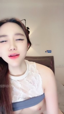 ️七彩主播【安小然】丝袜小姨子勾引姐夫口交骑乘啪啪 截图16