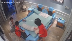 《居家摄像头破解》偷窥E奶少妇的居家日常 ️这奶子可真不是盖的 截图8