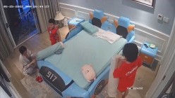 《居家摄像头破解》偷窥E奶少妇的居家日常 ️这奶子可真不是盖的 截图11