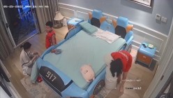 《居家摄像头破解》偷窥E奶少妇的居家日常 ️这奶子可真不是盖的 截图12