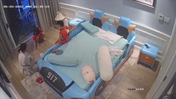 《居家摄像头破解》偷窥E奶少妇的居家日常 ️这奶子可真不是盖的 截图14