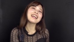 EVIS-501 唾液滴る肉厚舌で挑発する淫乱美女 截图5