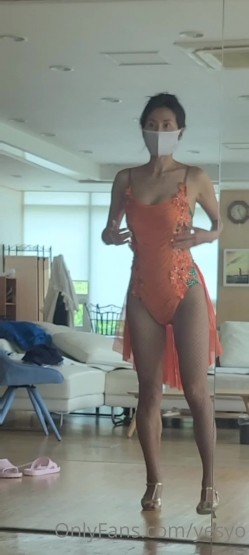 韩国柳叶腰熟女淫妻「yesyo」OF私拍 媚黑、三穴、露出、群P、绿帽…样样精通 截图1