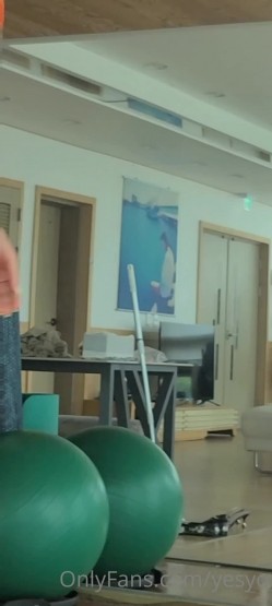 韩国柳叶腰熟女淫妻「yesyo」OF私拍 媚黑、三穴、露出、群P、绿帽…样样精通 截图2