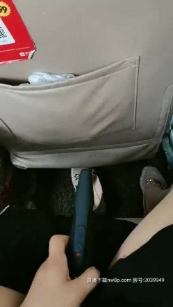 户外勾搭专家〖可可少妇〗勾搭出租车司机车震 没钱付车费肉偿 小逼紧太刺激干一会就射了 截图6
