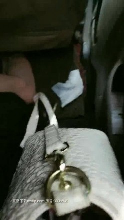 户外勾搭专家〖可可少妇〗勾搭出租车司机车震 没钱付车费肉偿 小逼紧太刺激干一会就射了 截图16