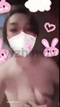 【极品骚货性爱流出】推特女神『大婊姐』深情解说每一个淫乱不堪的故事:当着老公面被他朋友无套插入的三人大战 截图9