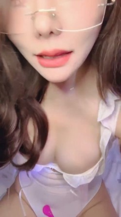绿转黄新人高端名媛御姐【子冬】下海福利，梦中女神，M腿自慰掰逼，简直美爆了 截图3