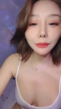 绿转黄新人高端名媛御姐【子冬】下海福利，梦中女神，M腿自慰掰逼，简直美爆了 截图5