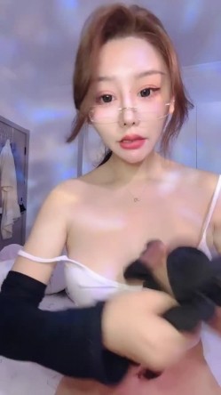 绿转黄新人高端名媛御姐【子冬】下海福利，梦中女神，M腿自慰掰逼，简直美爆了 截图7