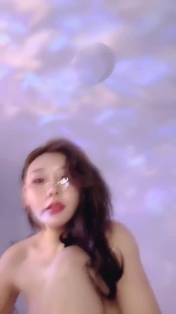 绿转黄新人高端名媛御姐【子冬】下海福利，梦中女神，M腿自慰掰逼，简直美爆了 截图14