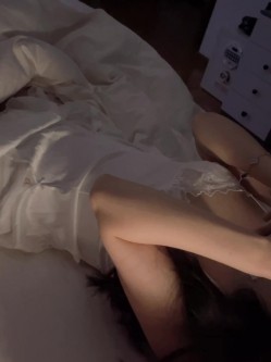 【秀人女神 ️超美高端】超人气女神『杨晨晨』高价自购新作《黄瓜带给我的快乐》揉穴玩乳淫语呻吟 高清720P原版无水印 截图10