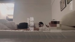 微胖女友共享、爱穿JK3P粉丝活动一场接一场「乖乖妻」婚纱露出，3P活动单男分享内射丈夫继续刷锅，一旁是熟睡的丈夫 截图4