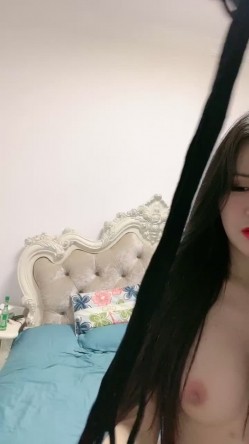 顶级身材高颜值小妹子小泽莉莉娅~诱惑力太强大啦~屁股也很多肉~直接艹艹！抖臀的时候屁股超爽的！ 截图2