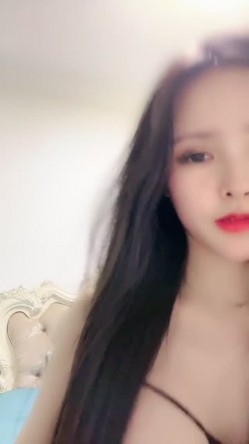 顶级身材高颜值小妹子小泽莉莉娅~诱惑力太强大啦~屁股也很多肉~直接艹艹！抖臀的时候屁股超爽的！ 截图4