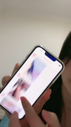顶级身材高颜值小妹子小泽莉莉娅~诱惑力太强大啦~屁股也很多肉~直接艹艹！抖臀的时候屁股超爽的！ 截图10