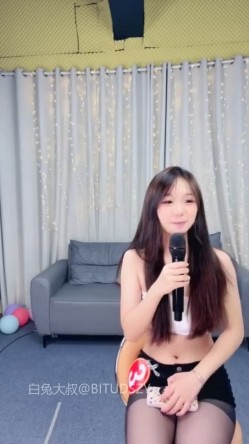 色情版综艺【M8女团】色情版快乐大本营第18期~团队再添新人校花 截图14