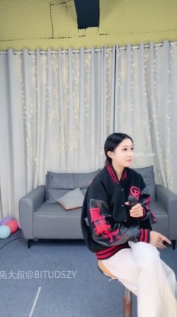 色情版综艺【M8女团】色情版快乐大本营第18期~团队再添新人校花 截图15
