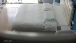 大学城  中年夫妻激情不减 男人战斗力爆表 少妇奶子又大又软 像充水的气球 男人脸都能埋进去 截图2