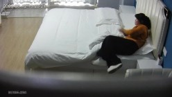 大学城  中年夫妻激情不减 男人战斗力爆表 少妇奶子又大又软 像充水的气球 男人脸都能埋进去 截图6